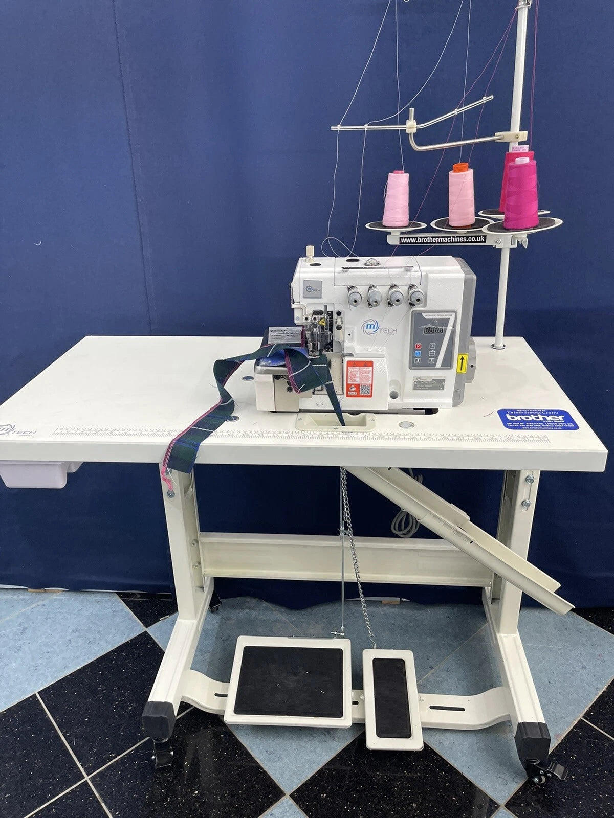 M-TECH SMART 5-Thread Direct Drive Industrial Overlocker Machine