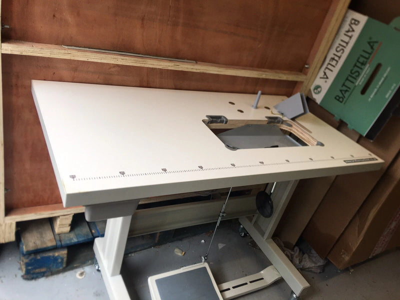 Singer 20U-83 Industrial Zig Zag & Embroidery Sewing Machine